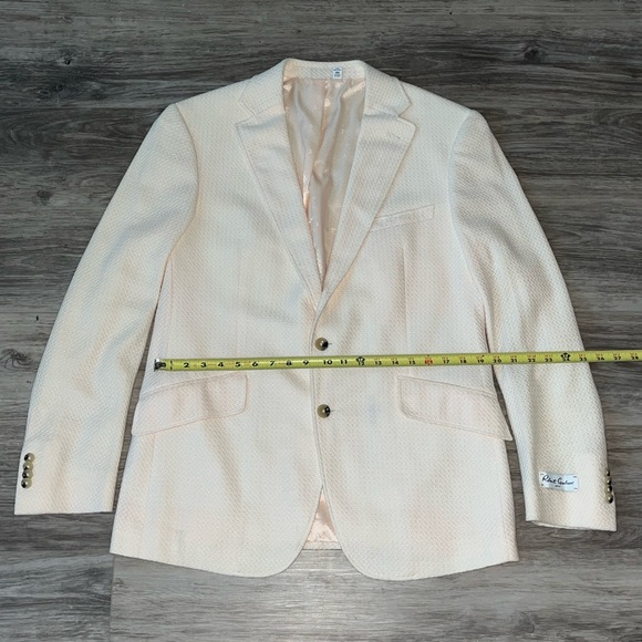 Elegant Cream Blazer - Picture 9 of 11